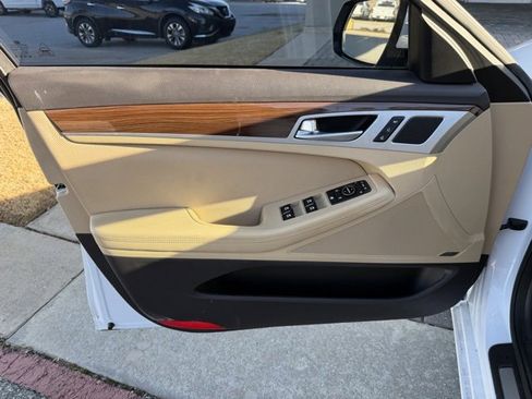 Used 2015 Hyundai Genesis 3.8 w/ Option Group 03 image 6