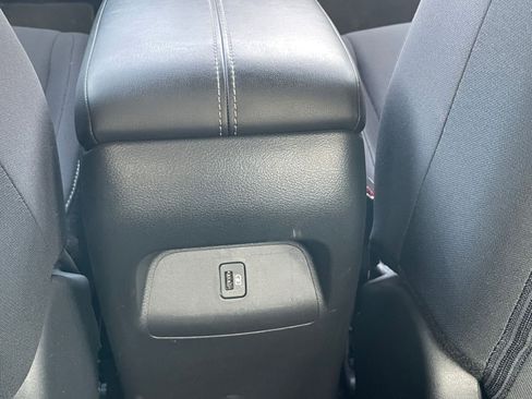 Used 2025 Nissan Sentra SV FWD image 25