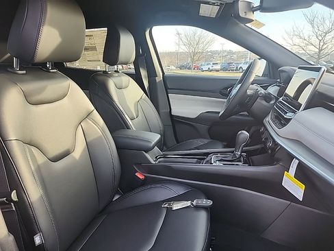 New 2026 Jeep Compass Limited image 11