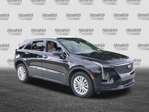 Used 2024 Cadillac XT4 Luxury w/ Cold Weather Package AWD/4WD image 2