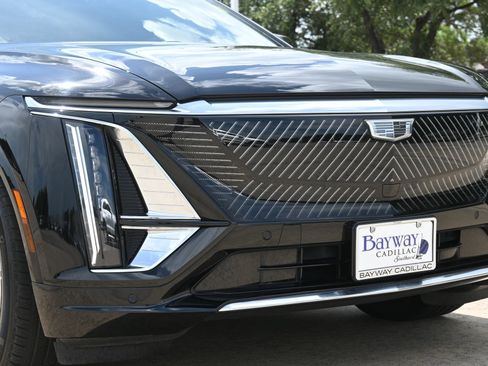 Certified 2024 Cadillac Lyriq Tech AWD/4WD image 24