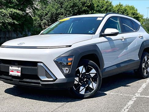 Used 2024 Hyundai Kona SEL AWD/4WD image 1