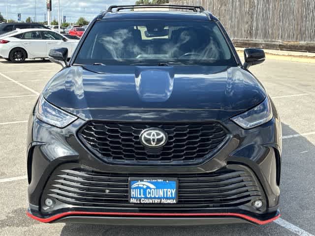 Used 2021 Toyota Highlander XSE FWD image 9