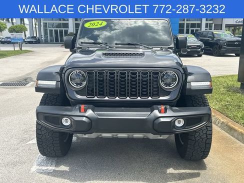 Used 2024 Jeep Gladiator Mojave w/ Convenience Group AWD/4WD image 3