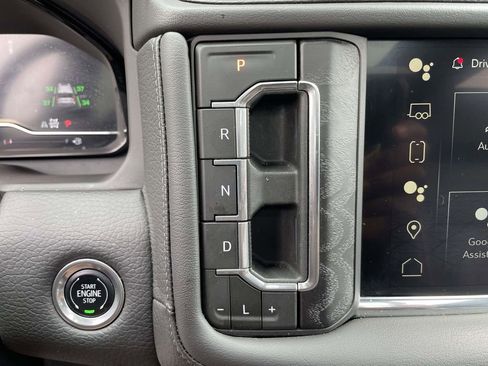 Used 2024 GMC Yukon XL Denali AWD/4WD image 29