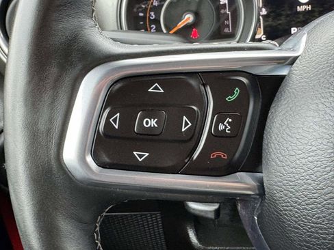 Used 2018 Jeep Wrangler Unlimited Sahara image 18