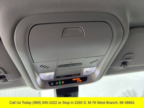 Used 2021 Chevrolet Equinox LT FWD image 23