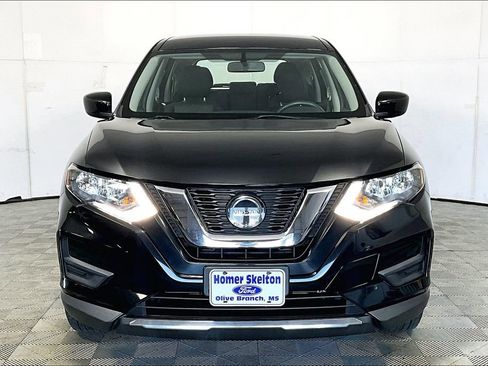 Used 2018 Nissan Rogue S image 3