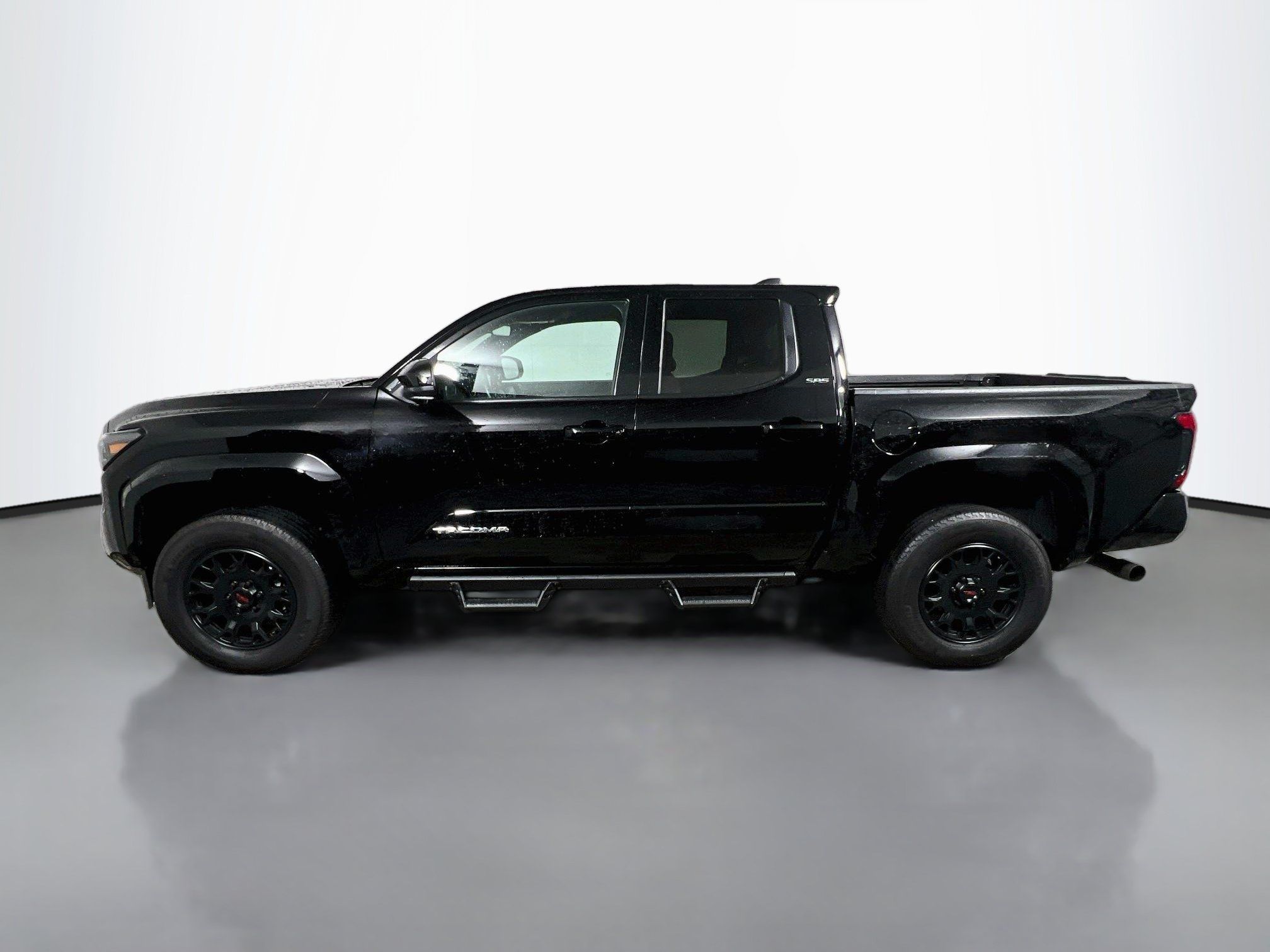 Used 2025 Toyota Tacoma SR5 AWD/4WD image 8