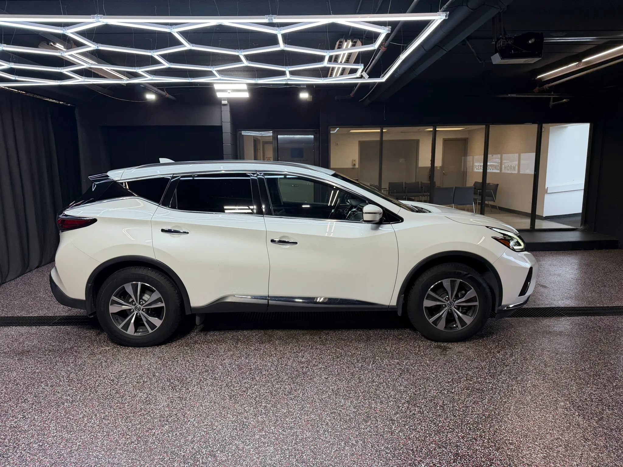 Used 2022 Nissan Murano SV AWD/4WD image 5