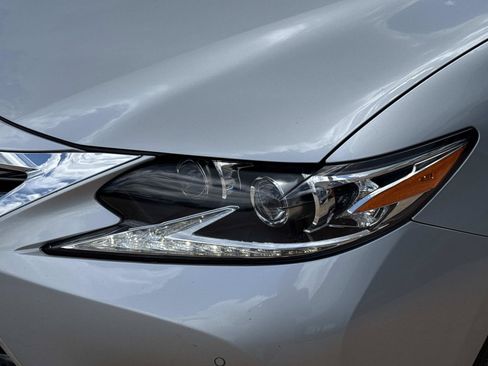 Used 2017 Lexus ES 350 w/ Luxury Package FWD image 9