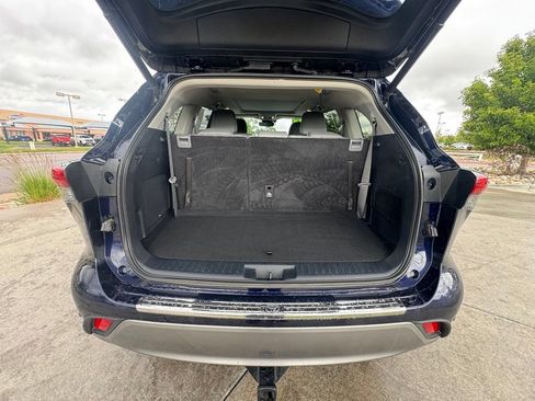 Used 2023 Toyota Highlander Platinum AWD/4WD image 29