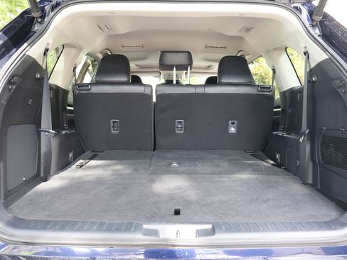 Used 2020 Toyota Highlander Limited FWD image 23