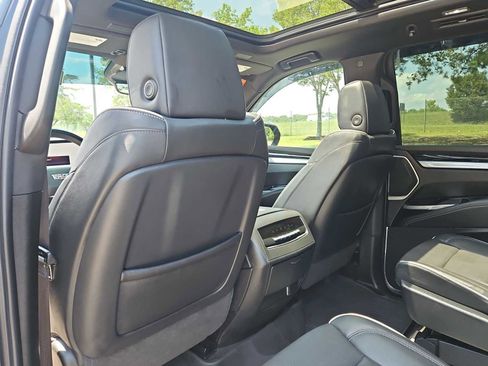 Used 2025 Cadillac Escalade ESV Sport w/ Touring Package AWD/4WD image 33