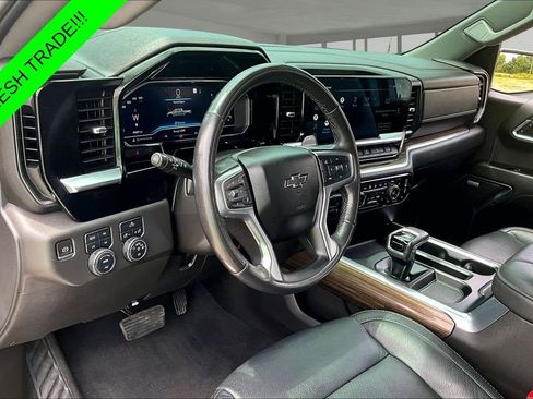 Used 2022 Chevrolet Silverado 1500 LT Trail Boss w/ Convenience Package II AWD/4WD image 17
