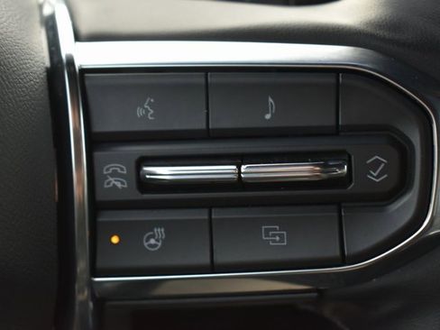 Used 2025 GMC Acadia Elevation image 26