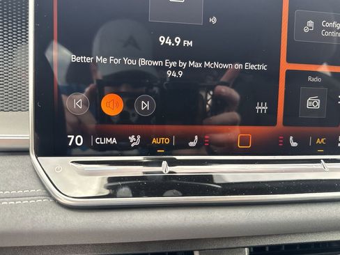 New 2026 Volkswagen Tiguan SE R-Line image 33