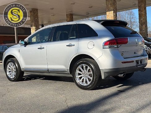 Used 2013 Lincoln MKX AWD image 4