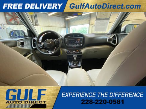 Used 2025 Kia Soul FWD image 2