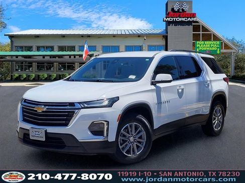 Used 2023 Chevrolet Traverse LT FWD image 1