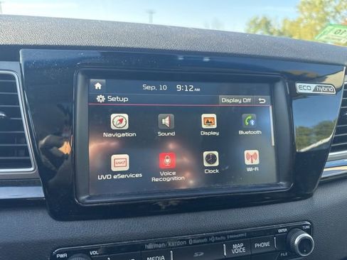 Used 2018 Kia Niro EX w/ EX Premium Package image 24