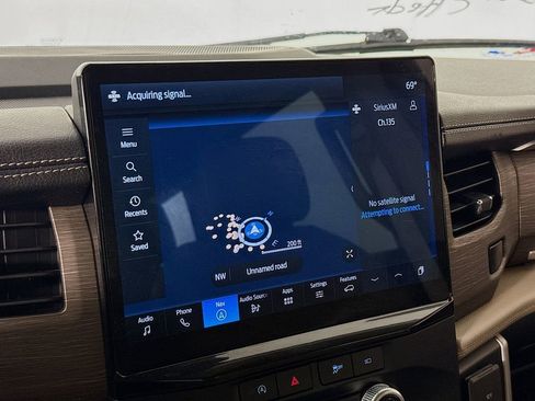 Used 2022 Ford Expedition Limited image 14