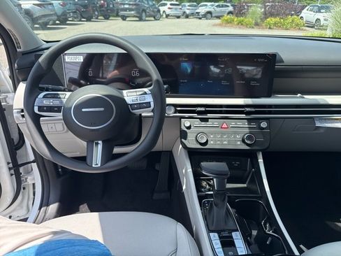 New 2025 Hyundai Tucson SE image 23