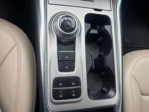Used 2020 Ford Explorer XLT w/ Equipment Group 202A RWD image 20