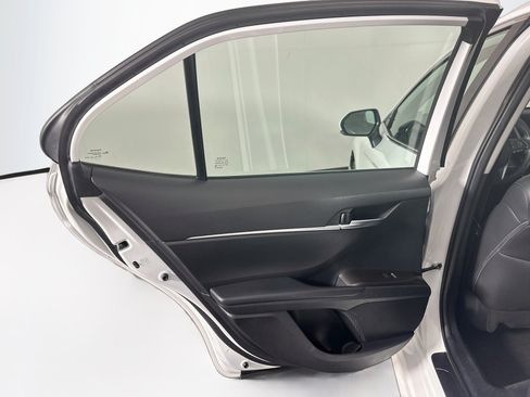 Used 2024 Toyota Camry SE FWD image 25