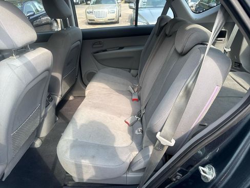 Used 2009 Kia Rondo LX FWD image 11