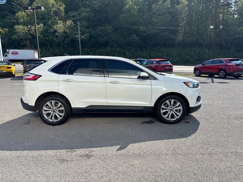 Used 2022 Ford Edge Titanium image 6