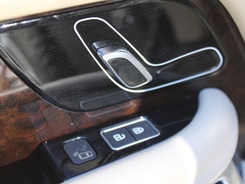 Used 2022 Land Rover Range Rover P525 Westminster Edition image 35