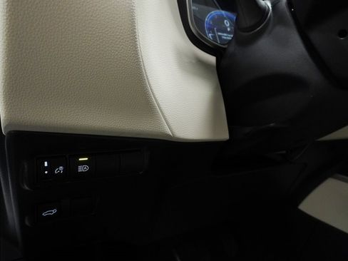 Certified 2023 Toyota Corolla Cross XLE image 23