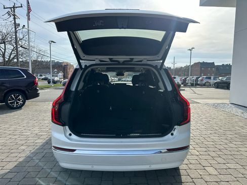Used 2025 Volvo XC90 B6 Plus image 32