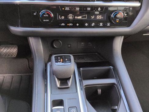 Certified 2025 Nissan Pathfinder SL AWD/4WD image 26