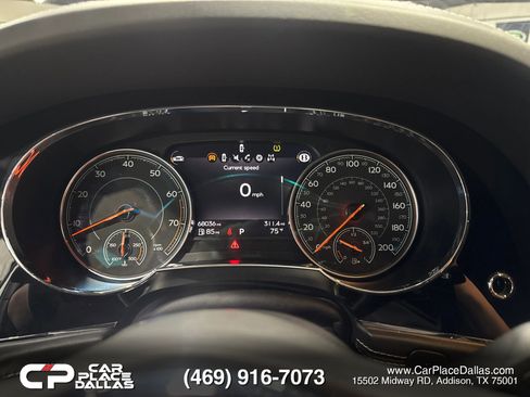 Used 2017 Bentley Bentayga AWD/4WD image 26