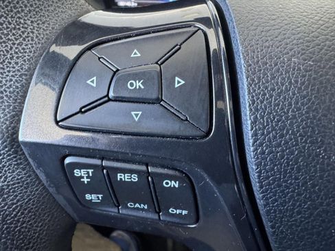 Used 2018 Ford Explorer XLT w/ Equipment Group 202A image 16