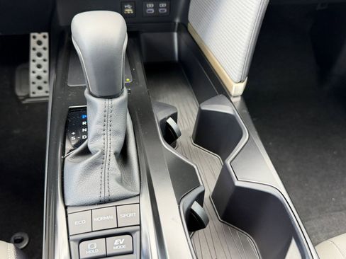 New 2026 Toyota Camry Hybrid image 19