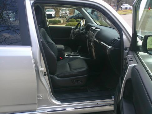 Used 2023 Toyota 4Runner Limited image 34