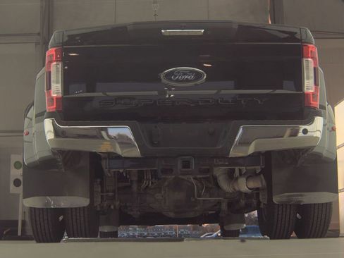 Used 2017 Ford F350 Lariat w/ Chrome Package image 7