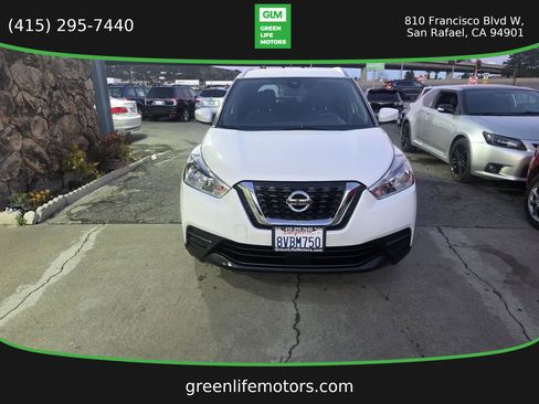 Used 2020 Nissan Kicks SV image 2