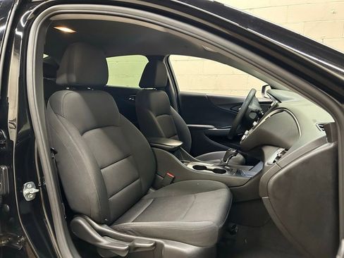 Used 2020 Chevrolet Malibu LS image 2