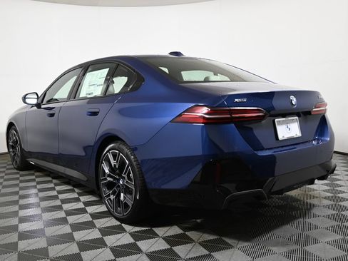 Used 2026 BMW 530i xDrive AWD/4WD image 5