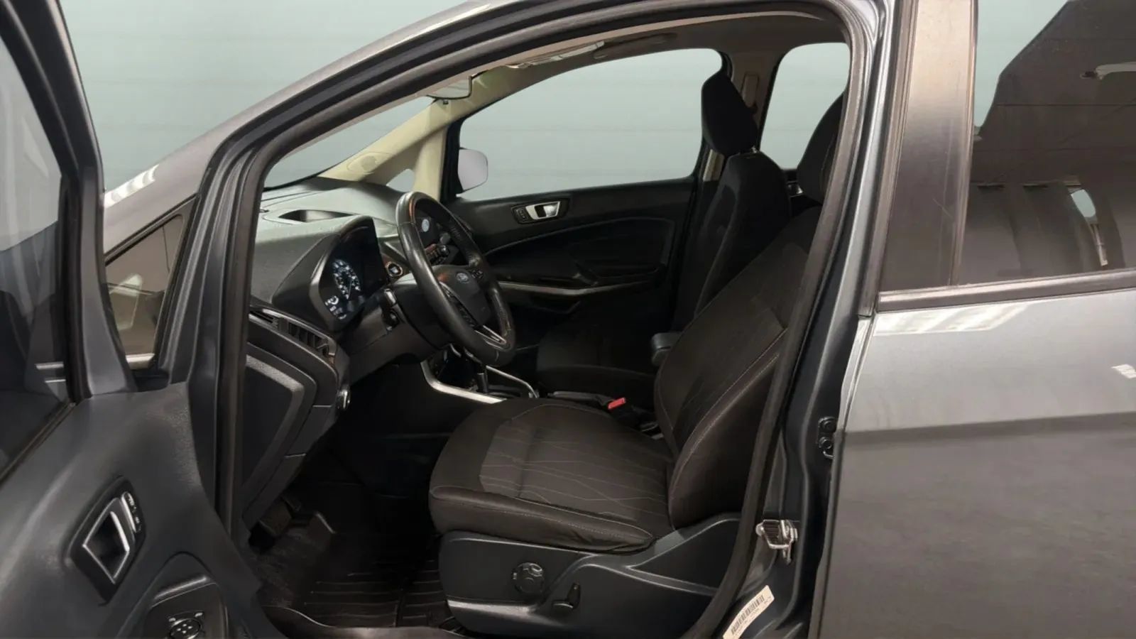 Used 2018 Ford EcoSport SE FWD image 21