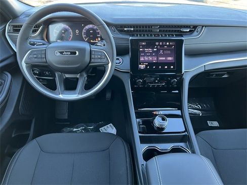 New 2025 Jeep Grand Cherokee L Laredo w/ Luxury Tech Group I image 3