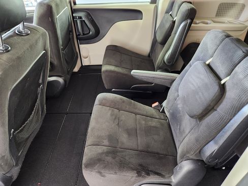 Used 2012 Dodge Grand Caravan SXT FWD image 14