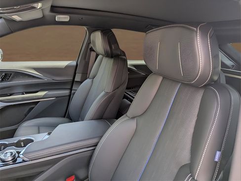 New 2026 Cadillac Lyriq V image 8