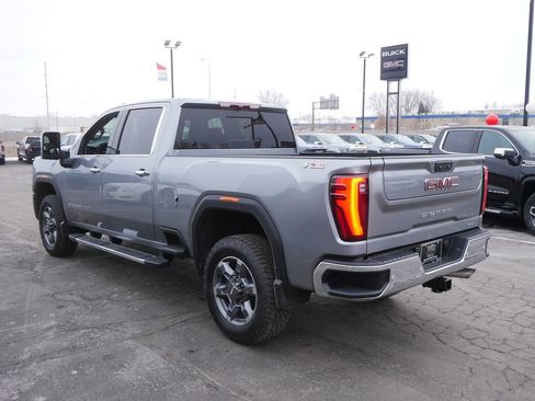 Used 2026 GMC Sierra 3500 SLT w/ SLT Premium Package image 5