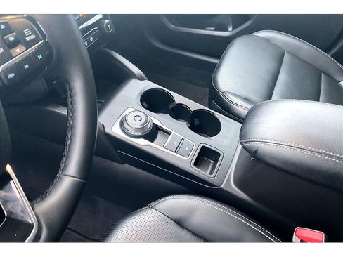 Used 2025 Ford Escape Platinum image 17