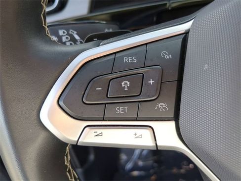 Certified 2024 Volkswagen Atlas Cross Sport SE image 28